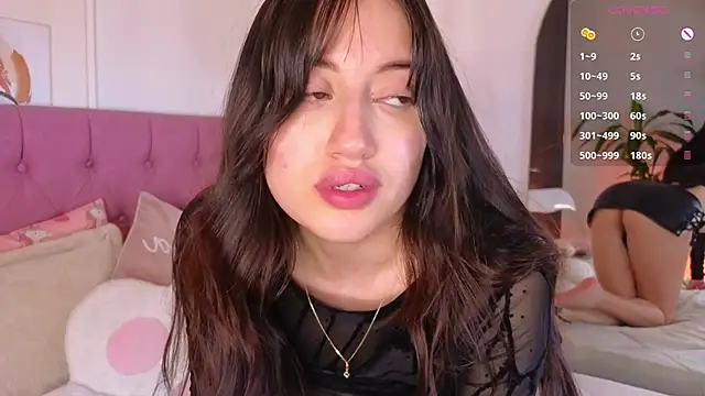 Snapshot of eimy22 chatting on December 13, 2024, 2:32 am eimy22 online show from December 13, 2024, 2:32 am