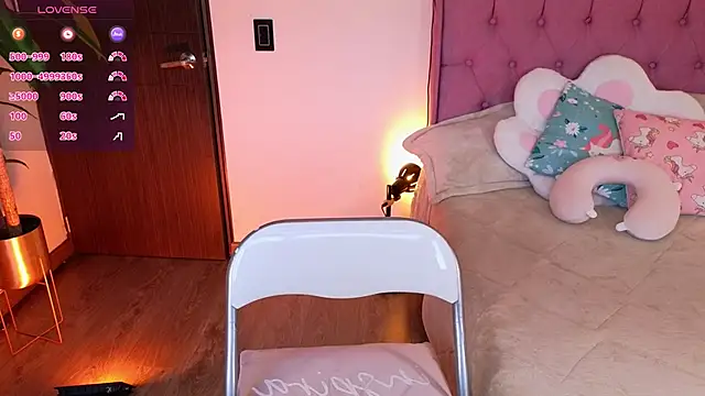 Snapshot of eimy22 chatting on January 13, 2025, 10:03 pm eimy22 online show from January 13, 2025, 10:03 pm