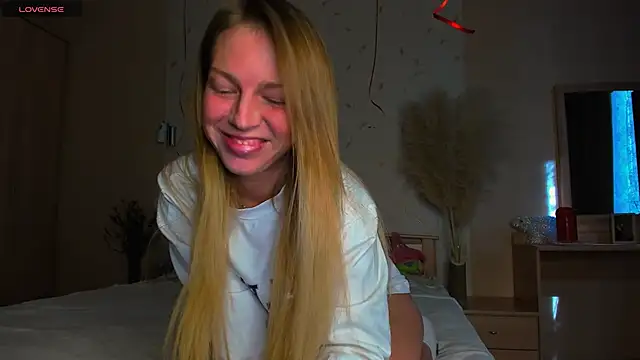 Snapshot of Jeanne_Williams chatting on March 12, 2025, 8:41 am Jeanne Williams online show from March 12, 2025, 8:41 am