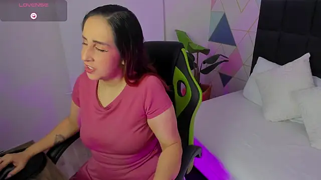 Snapshot of jadde13_ chatting on October 6, 2025, 7:55 pm jadde13 online show from October 6, 2025, 7:55 pm