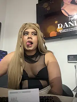 Snapshot of Tom_Silver__ chatting on October 8, 2025, 5:05 am Tom Silver online show from October 8, 2025, 5:05 am