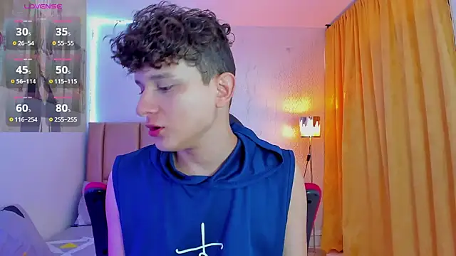 Snapshot of Nathan_Bluee chatting on December 22, 2024, 2:16 pm Nathan Bluee online show from December 22, 2024, 2:16 pm