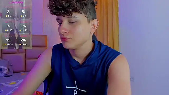 Snapshot of Nathan_Bluee chatting on December 22, 2024, 5:21 pm Nathan Bluee online show from December 22, 2024, 5:21 pm