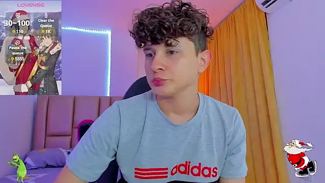 Snapshot of Nathan_Bluee chatting on December 26, 2024, 5:51 pm Nathan Bluee online show from December 26, 2024, 5:51 pm