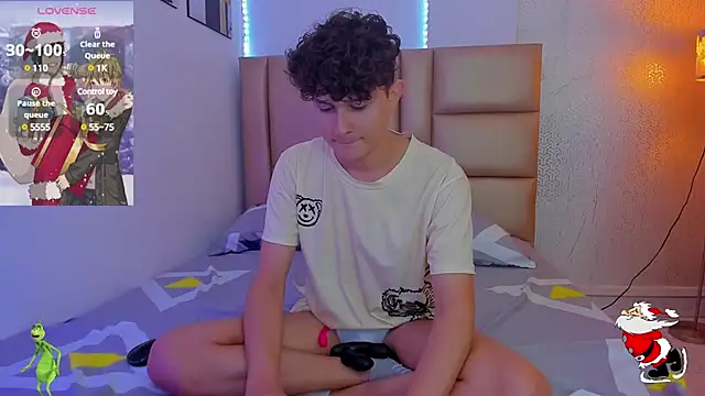 Snapshot of Nathan_Bluee chatting on December 29, 2024, 5:44 pm Nathan Bluee online show from December 29, 2024, 5:44 pm