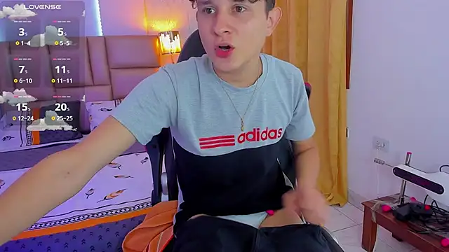 Snapshot of Nathan_Bluee chatting on January 11, 2025, 3:20 pm Nathan Bluee online show from January 11, 2025, 3:20 pm