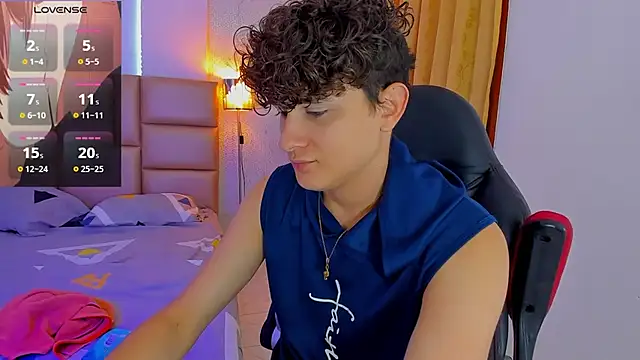 Snapshot of Nathan_Bluee chatting on February 6, 2025, 12:26 pm Nathan Bluee online show from February 6, 2025, 12:26 pm