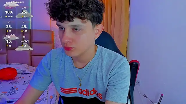 Snapshot of Nathan_Bluee chatting on March 5, 2025, 2:01 pm Nathan Bluee online show from March 5, 2025, 2:01 pm