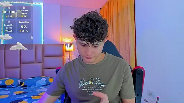 Snapshot of Nathan_Bluee chatting on March 12, 2025, 1:08 pm Nathan Bluee online show from March 12, 2025, 1:08 pm