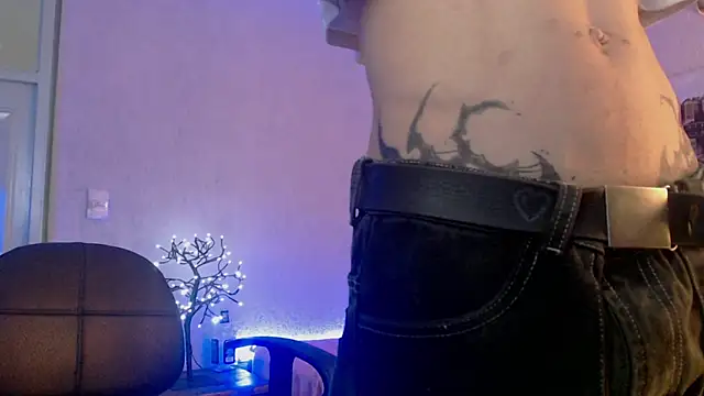 Snapshot of Andy_bapho chatting on December 19, 2024, 5:50 pm Andy bapho online show from December 19, 2024, 5:50 pm