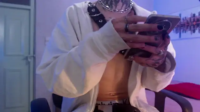 Snapshot of Andy_bapho chatting on December 27, 2024, 2:43 pm Andy bapho online show from December 27, 2024, 2:43 pm