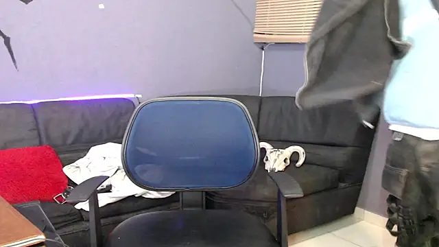 Snapshot of Andy_bapho chatting on October 9, 2025, 2:26 pm Andy bapho online show from October 9, 2025, 2:26 pm