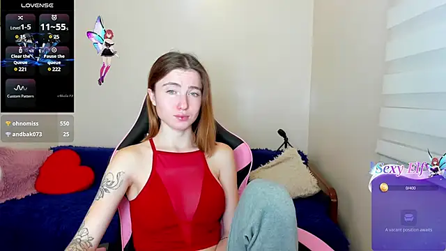 Snapshot of Luxuryalma chatting on December 22, 2024, 9:33 am Luxuryalma online show from December 22, 2024, 9:33 am