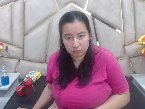 Snapshot of NaomyPrinces chatting on February 21, 2025, 1:44 pm NaomyPrinces online show from February 21, 2025, 1:44 pm