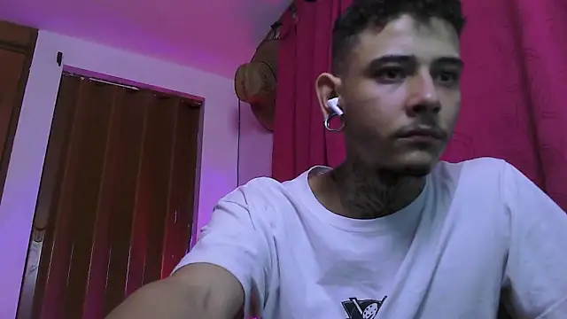 Snapshot of Ceder-Calistenes chatting on November 13, 2025, 6:01 am Ceder-Calistenes online show from November 13, 2025, 6:01 am