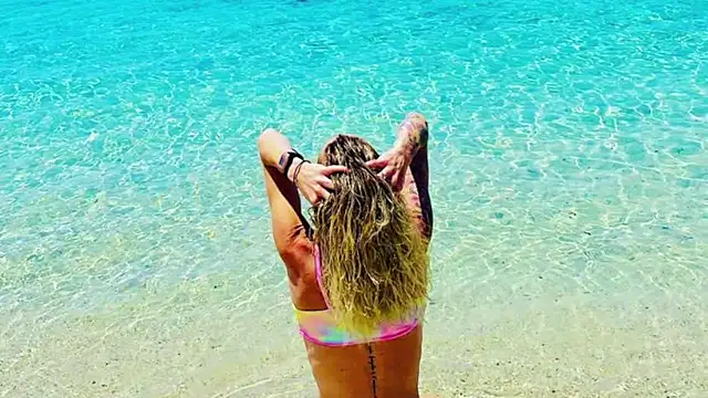 Snapshot of FLakiReve chatting on December 11, 2024, 7:14 pm FLakiReve online show from December 11, 2024, 7:14 pm