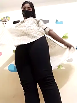 Snapshot of Lina-Rose chatting on March 20, 2025, 12:53 pm Lina-Rose online show from March 20, 2025, 12:53 pm