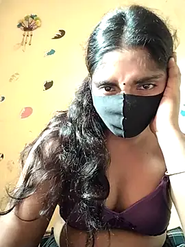 Snapshot of Lina-Rose chatting on September 17, 2025, 8:05 am Lina-Rose online show from September 17, 2025, 8:05 am