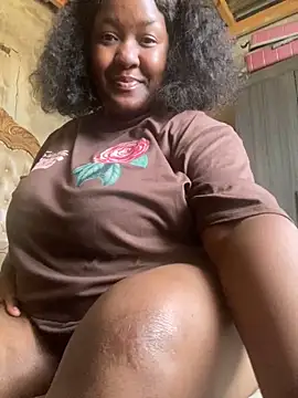 Snapshot of Missmoox24 chatting on March 5, 2025, 6:33 am Missmoox24 online show from March 5, 2025, 6:33 am