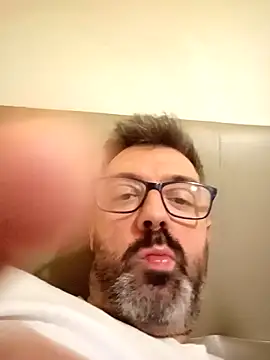 Snapshot of pana1978loco chatting on November 12, 2025, 11:32 am pana1978loco online show from November 12, 2025, 11:32 am