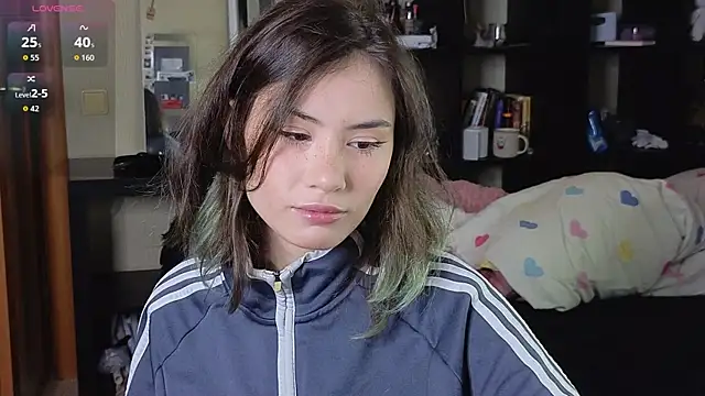 Snapshot of alicekiit chatting on September 28, 2025, 6:02 pm alicekiit online show from September 28, 2025, 6:02 pm