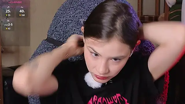 Snapshot of alicekiit chatting on October 26, 2025, 3:56 am alicekiit online show from October 26, 2025, 3:56 am