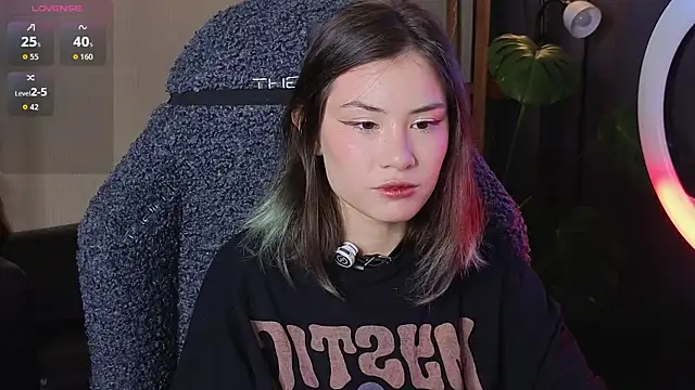 Snapshot of alicekiit chatting on November 3, 2025, 10:32 pm alicekiit online show from November 3, 2025, 10:32 pm