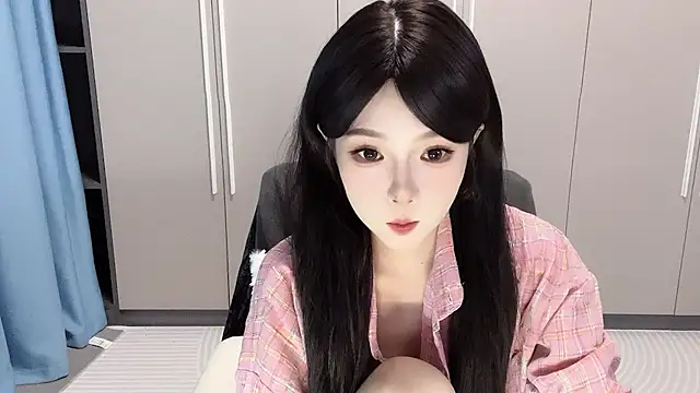 Snapshot of Q-ing chatting on October 11, 2025, 2:04 pm Q-ing online show from October 11, 2025, 2:04 pm