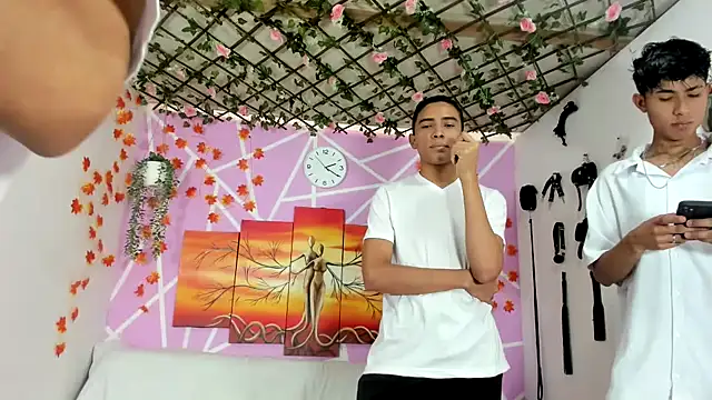 Snapshot of Fresahot2005 chatting on February 14, 2025, 7:23 pm Fresahot2005 online show from February 14, 2025, 7:23 pm