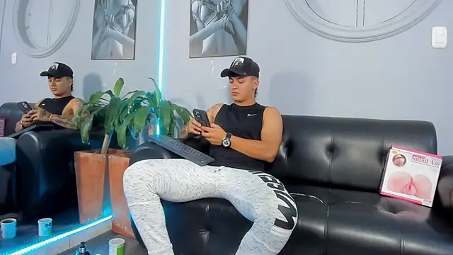 Snapshot of Cristopher_strong chatting on February 4, 2025, 12:33 pm Cristopher strong online show from February 4, 2025, 12:33 pm