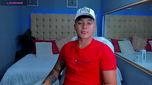 Snapshot of Cristopher_strong chatting on September 28, 2025, 2:44 pm Cristopher strong online show from September 28, 2025, 2:44 pm