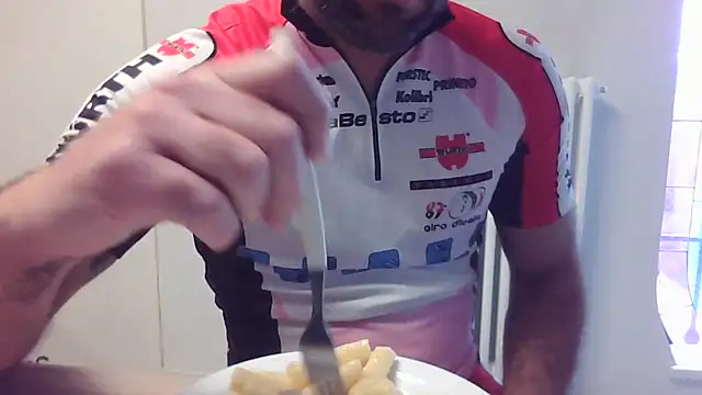 Snapshot of LordRocco69 chatting on March 13, 2025, 1:07 pm LordRocco69 online show from March 13, 2025, 1:07 pm