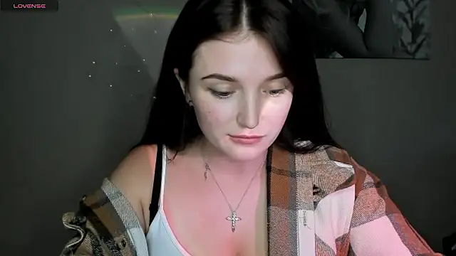 Snapshot of EvaaMillerr99 chatting on December 3, 2024, 10:06 am EvaaMillerr99 online show from December 3, 2024, 10:06 am