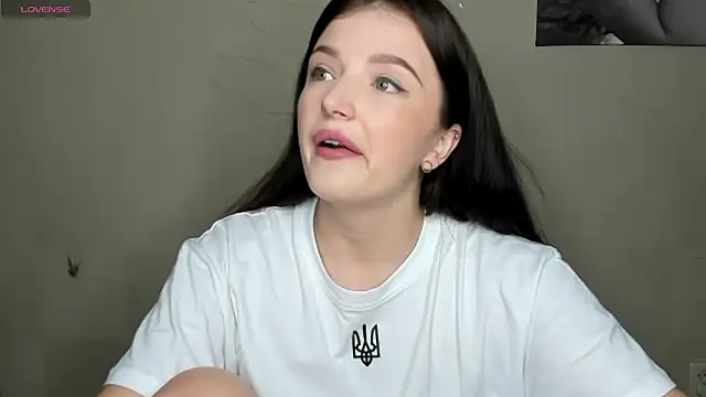 Snapshot of EvaaMillerr99 chatting on December 27, 2024, 2:43 pm EvaaMillerr99 online show from December 27, 2024, 2:43 pm