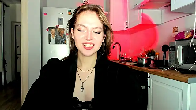 Niky  Jess online show from February 25, 2025, 7:58 pm