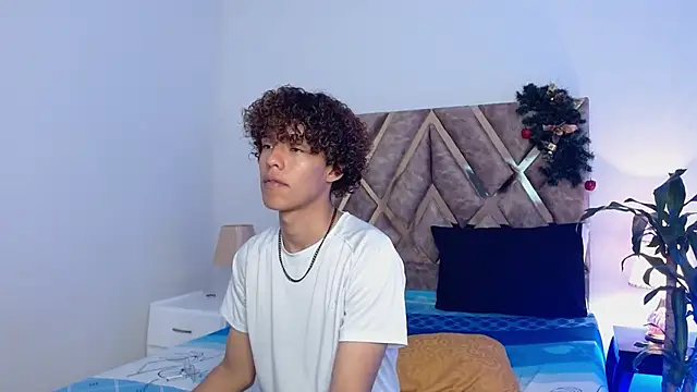 Snapshot of nickolas_moon chatting on December 26, 2024, 3:42 pm nickolas moon online show from December 26, 2024, 3:42 pm