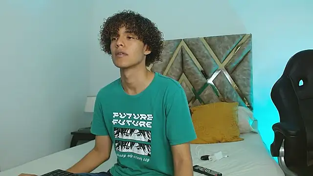 Snapshot of nickolas_moon chatting on January 8, 2025, 3:07 pm nickolas moon online show from January 8, 2025, 3:07 pm