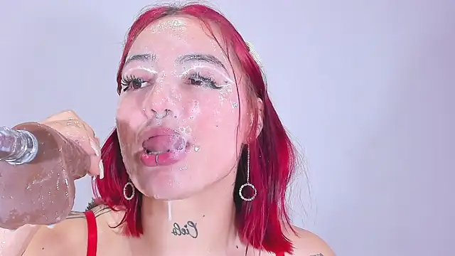 Snapshot of annika_taylor chatting on December 18, 2024, 3:26 am annika taylor online show from December 18, 2024, 3:26 am