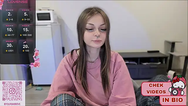 Snapshot of shy_melony chatting on March 4, 2025, 10:24 am shy melony online show from March 4, 2025, 10:24 am