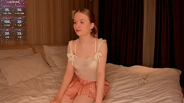 Snapshot of IsabellaTorrance chatting on February 9, 2025, 3:45 pm IsabellaTorrance online show from February 9, 2025, 3:45 pm