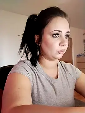 Snapshot of AdelinaJude chatting on March 10, 2025, 12:37 pm AdelinaJude online show from March 10, 2025, 12:37 pm