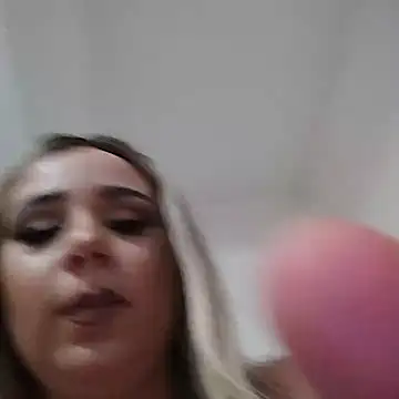 Snapshot of AdelinaJude chatting on October 24, 2025, 9:33 pm AdelinaJude online show from October 24, 2025, 9:33 pm