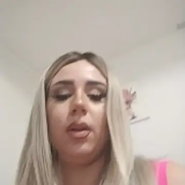 Snapshot of AdelinaJude chatting on October 25, 2025, 9:53 pm AdelinaJude online show from October 25, 2025, 9:53 pm