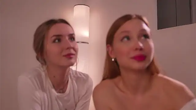 Snapshot of april_blush chatting on March 22, 2025, 10:59 pm april blush online show from March 22, 2025, 10:59 pm