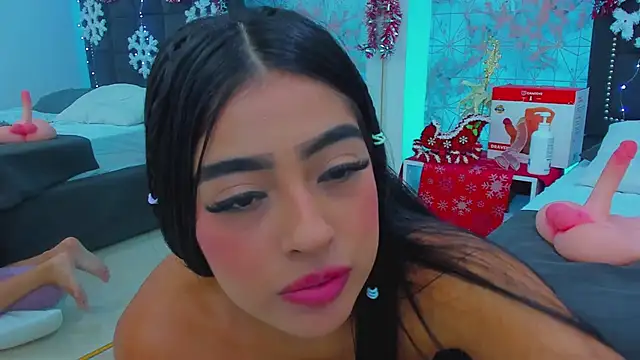 Snapshot of Mia-Monroe chatting on December 22, 2024, 1:45 am Mia-Monroe online show from December 22, 2024, 1:45 am
