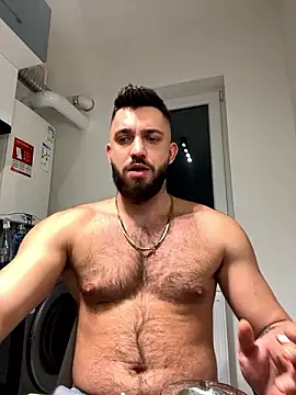 Snapshot of LoveIsBlind_ chatting on December 6, 2024, 11:03 pm LoveIsBlind  online show from December 6, 2024, 11:03 pm