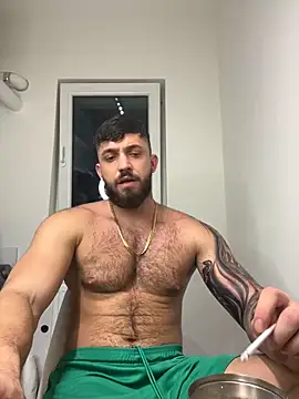 Snapshot of LoveIsBlind_ chatting on December 19, 2024, 8:55 pm LoveIsBlind  online show from December 19, 2024, 8:55 pm