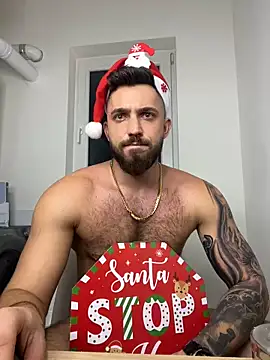 Snapshot of LoveIsBlind_ chatting on December 26, 2024, 12:03 am LoveIsBlind  online show from December 26, 2024, 12:03 am