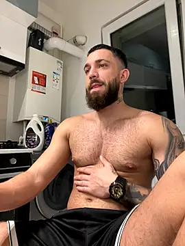 Snapshot of LoveIsBlind_ chatting on October 18, 2025, 3:31 am LoveIsBlind  online show from October 18, 2025, 3:31 am