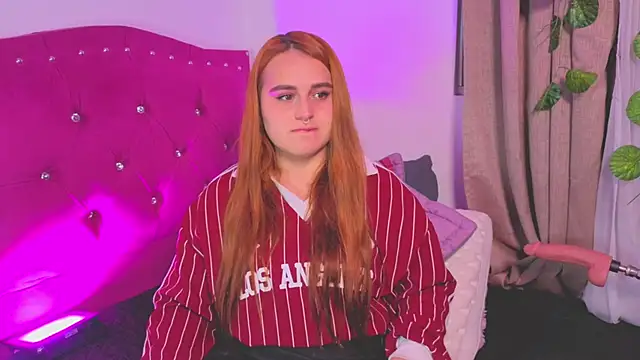 Snapshot of evy_orange1 chatting on September 29, 2025, 12:38 am evy orange1 online show from September 29, 2025, 12:38 am